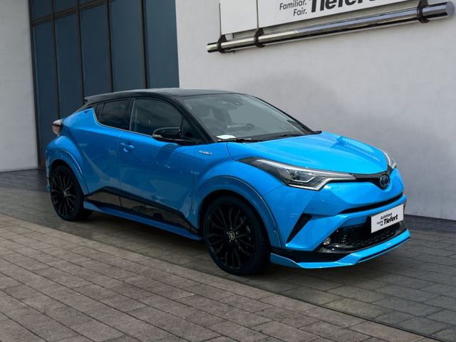 C-HR Hybrid Style Selection
