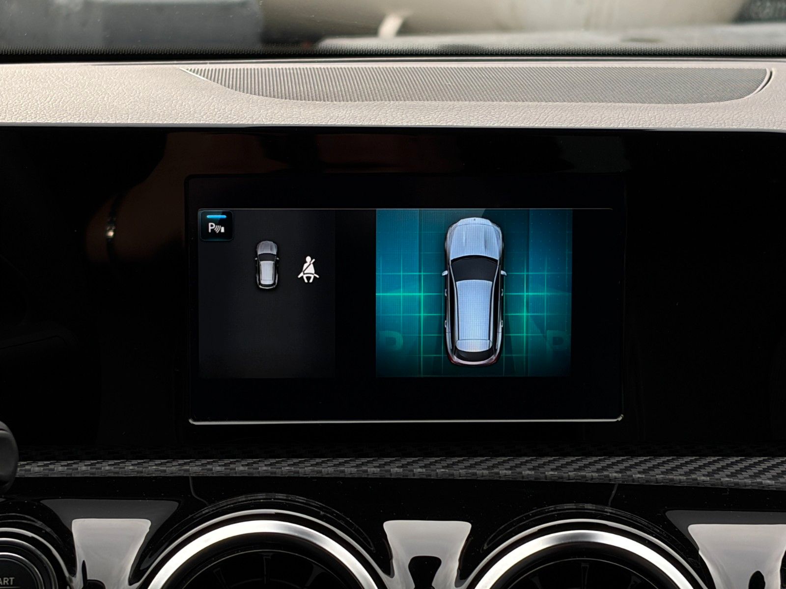 Fahrzeugabbildung Mercedes-Benz CLA 180 SB SHZ LKA TEMP MBUX Navi Wifi CarPlay