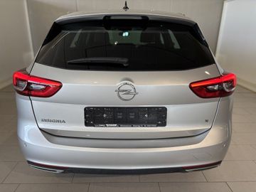 Fotografie des Opel Insignia Sports Tourer 2.0 Diesel 4x4 AT Ultimat
