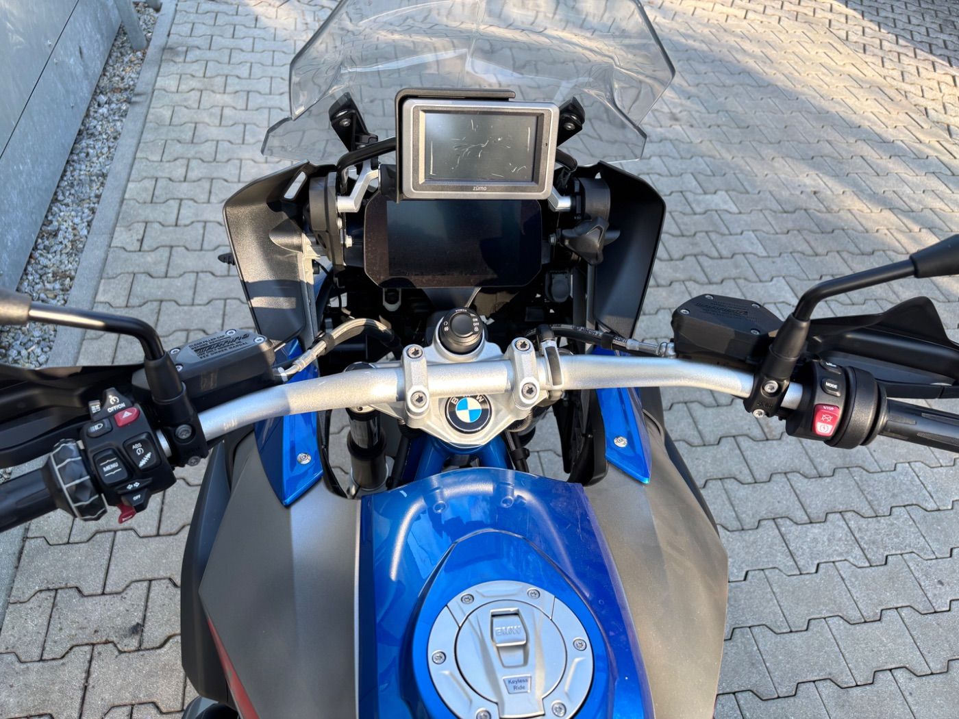 Fahrzeugabbildung BMW R 1200 GS Rallye 3 Pakete Connectivity Kofferset
