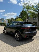 Jaguar E-Pace D180 R-DYNAMIC HSE 4WD Auto R-DYNAMIC HSE - Jaguar E-PACE HSE mit Diesel-Antrieb