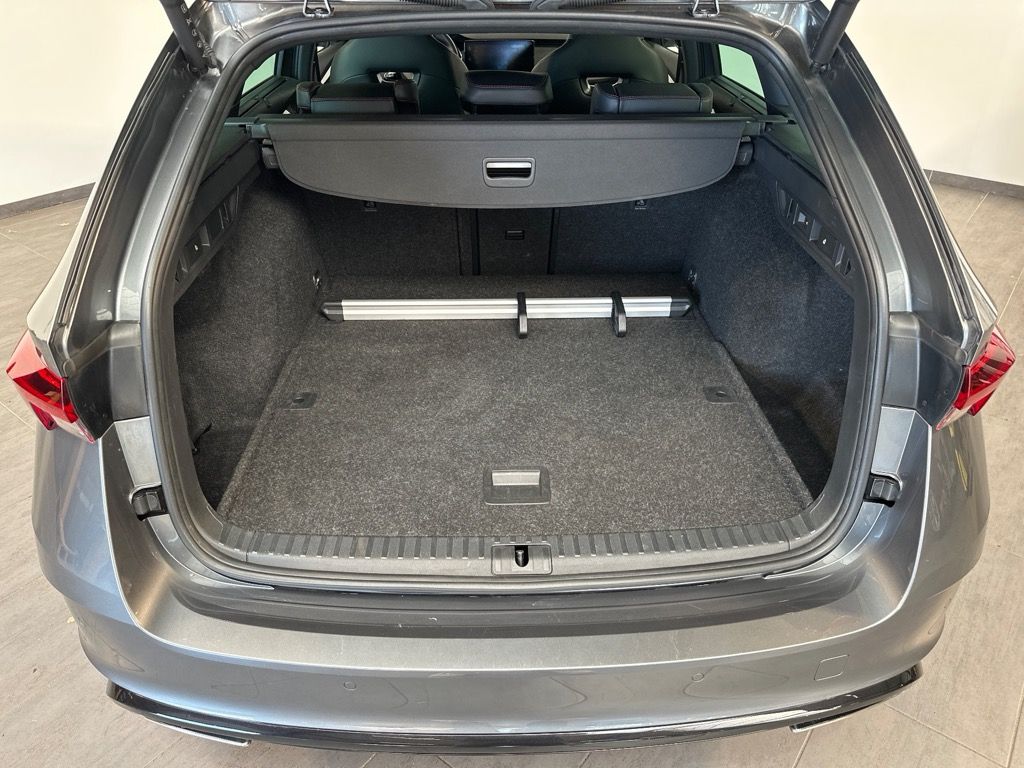 Fahrzeugabbildung SKODA Octavia Combi 2.0 TDI DSG RS Plus NAV+MATRIX+AHK
