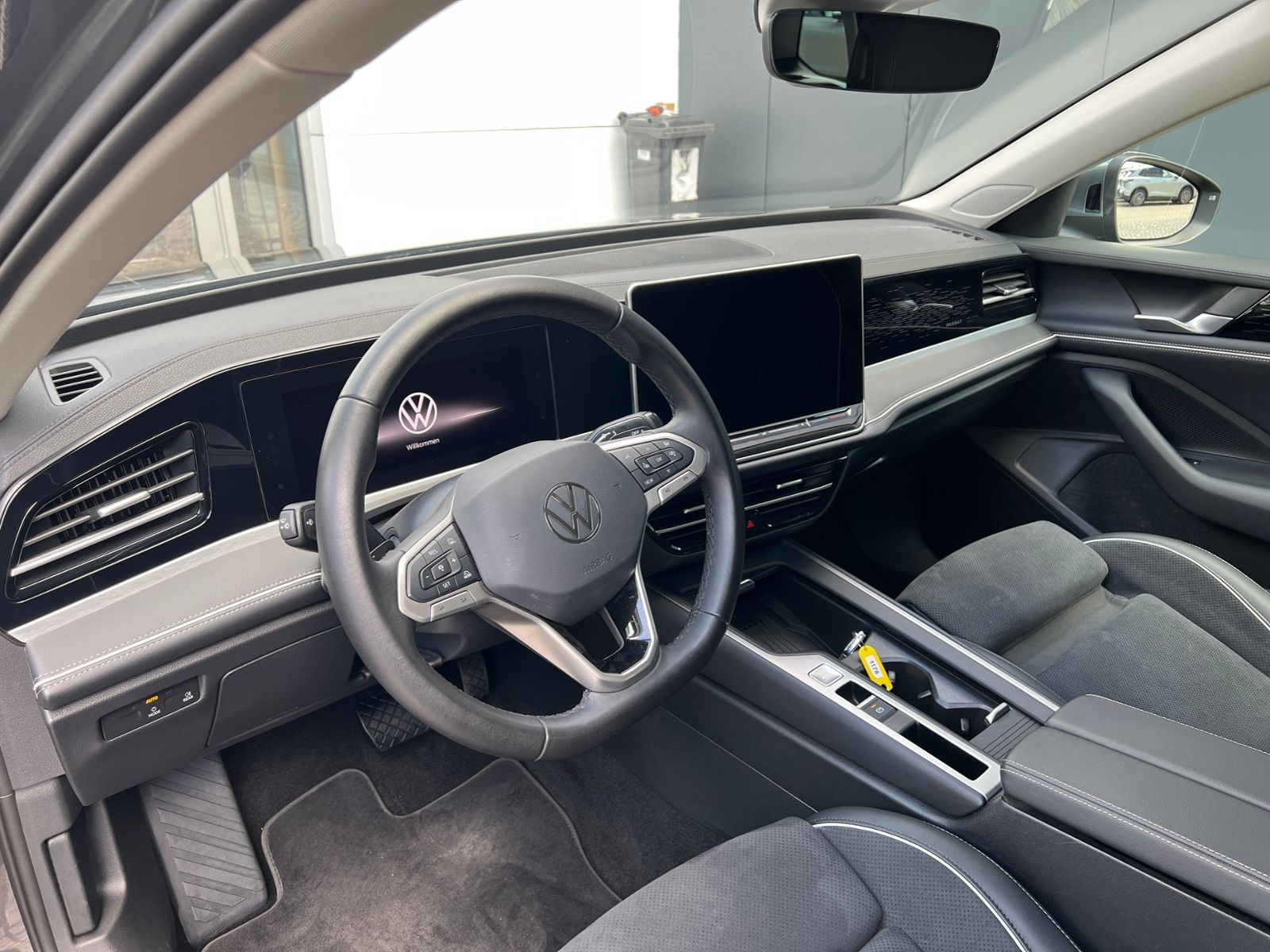 Fahrzeugabbildung Volkswagen Passat Business 2.0 TDI DSG *AHK, LED, Area View