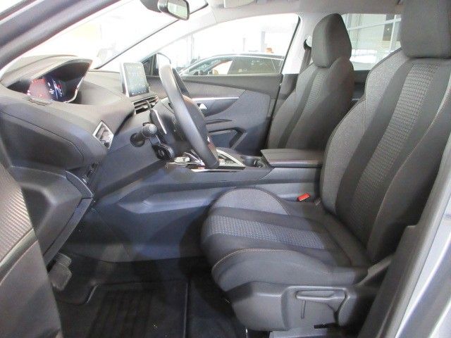 Fahrzeugabbildung Peugeot 5008 Active 1.2T NAVI/AHK/PDC/SHZ/7-SITZER/TEMPO