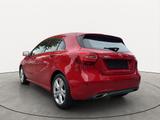 Mercedes-Benz A 180 Navi/SHZ/PDC/Bluetooth - : Teilleder, mit Klimaautomatik, Bluetooth