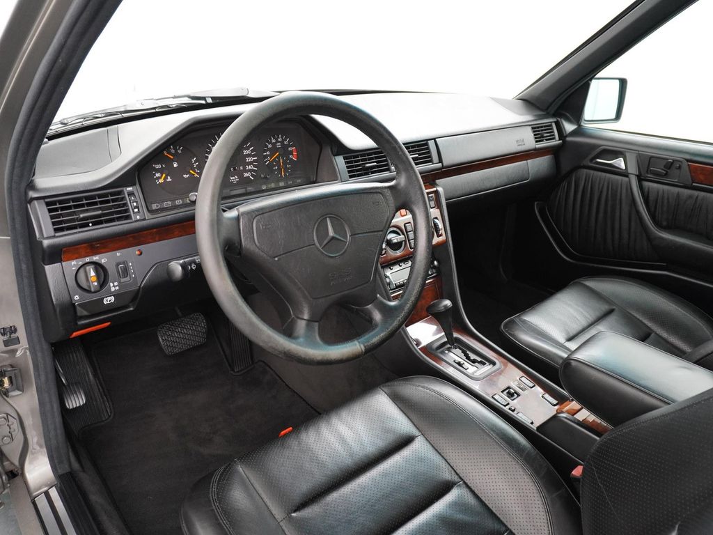 Mercedes-Benz E 500 E500 500E Schiebedach Becker navi Leder Cr