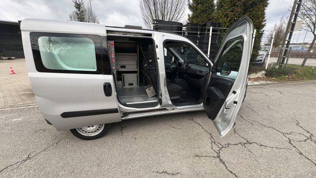 Opel Combo 1.3 CDTi 66 kW Werkstattschränke Monteur