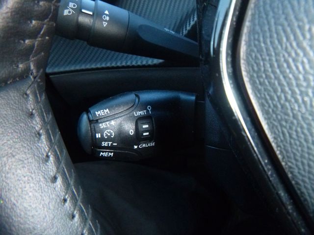 Fahrzeugabbildung Peugeot 208 Active Pack >NAV/PDC/Sitzheiz/Temp<