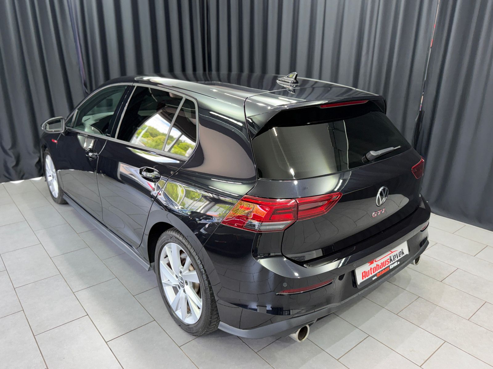 Fahrzeugabbildung Volkswagen Golf VIII Lim. GTI|H&K|HuD|U-Frei|D-FZG