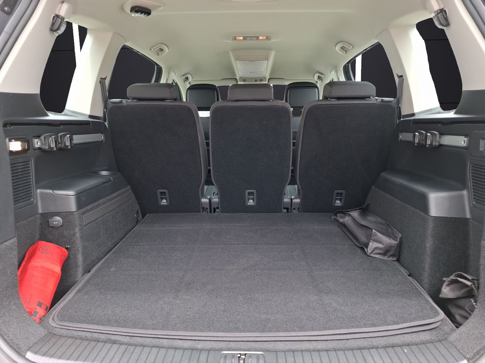 Fahrzeugabbildung Volkswagen Touran TSI Comfortline DSG  7-Si ACC PDC SH LM