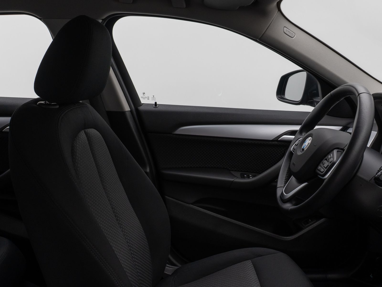 Fahrzeugabbildung BMW X2 sD20i HUD DAB Navi+Parkassist DrivAssis Alarm