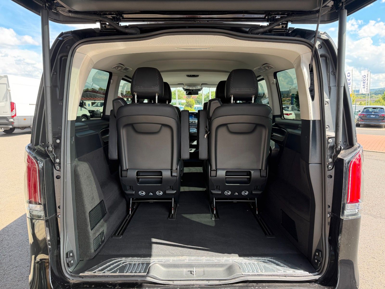 Fahrzeugabbildung Mercedes-Benz V 250 d AVA DISTRONIC 360Kamera elektr. Türen