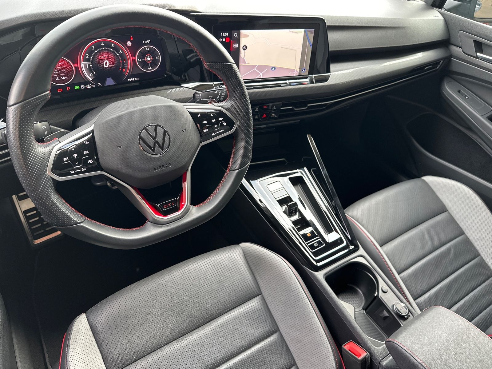 Fahrzeugabbildung Volkswagen Golf GTI 2.0 TSI DSG NAV+MATRIX+ACC+HUD+VCOCK+PP