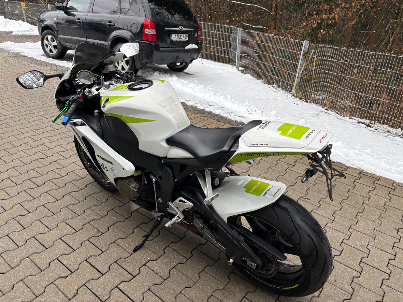 Fahrzeugabbildung Honda CBR 1000 RR wenig KM