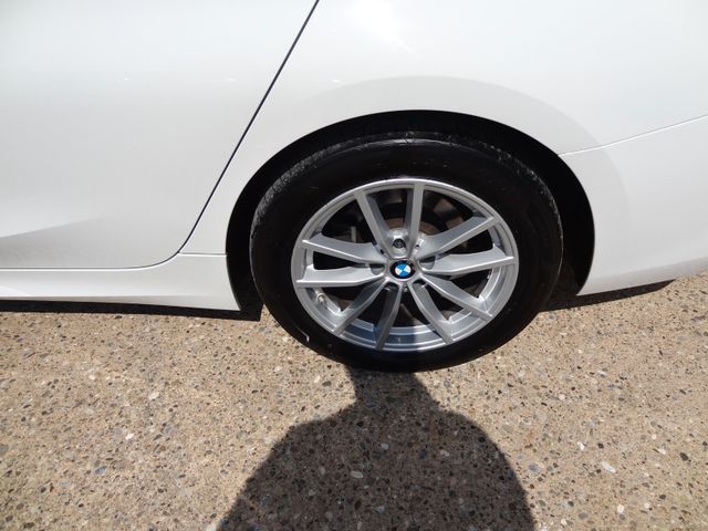 Fahrzeugabbildung BMW 318d/1.Hd/Widesreen/LED/Navi/SitzH/TopZustand