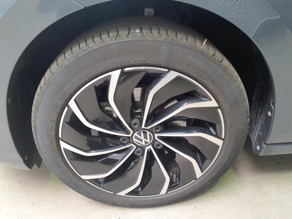 Volkswagen Golf Style 1.5 eTSI Tempo*PDC*RFK*SH*Klima*Nav