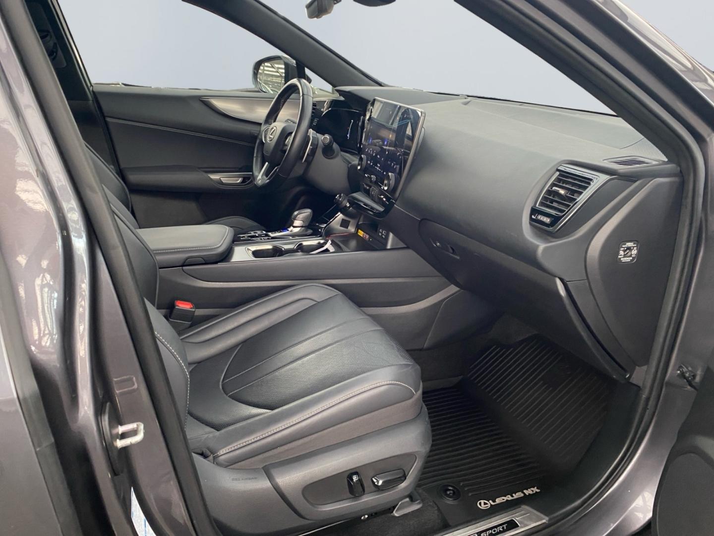 Lexus NX 450h+ 2,5L PLUG-IN, CVT LUXURY *LED*Klima*