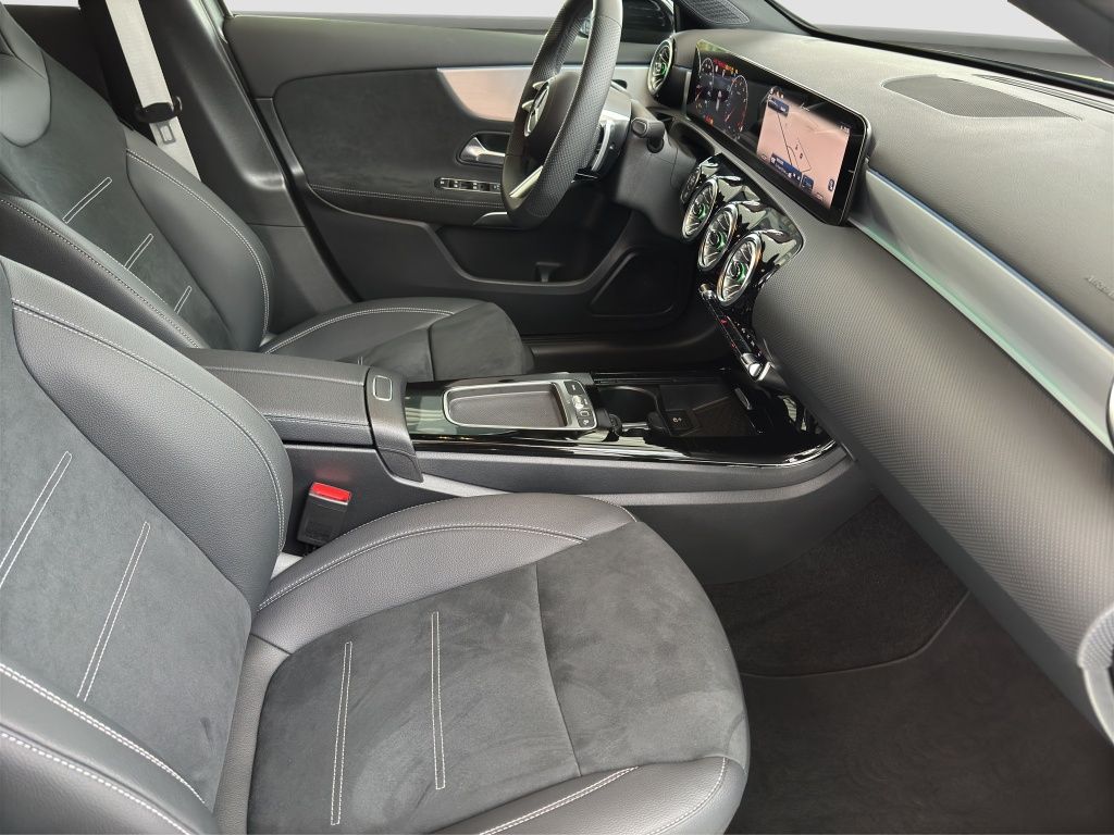 Fahrzeugabbildung Mercedes-Benz A 200 AHK*Navi*Fernlichtass.*LED*PDC*Sportp.*AUT