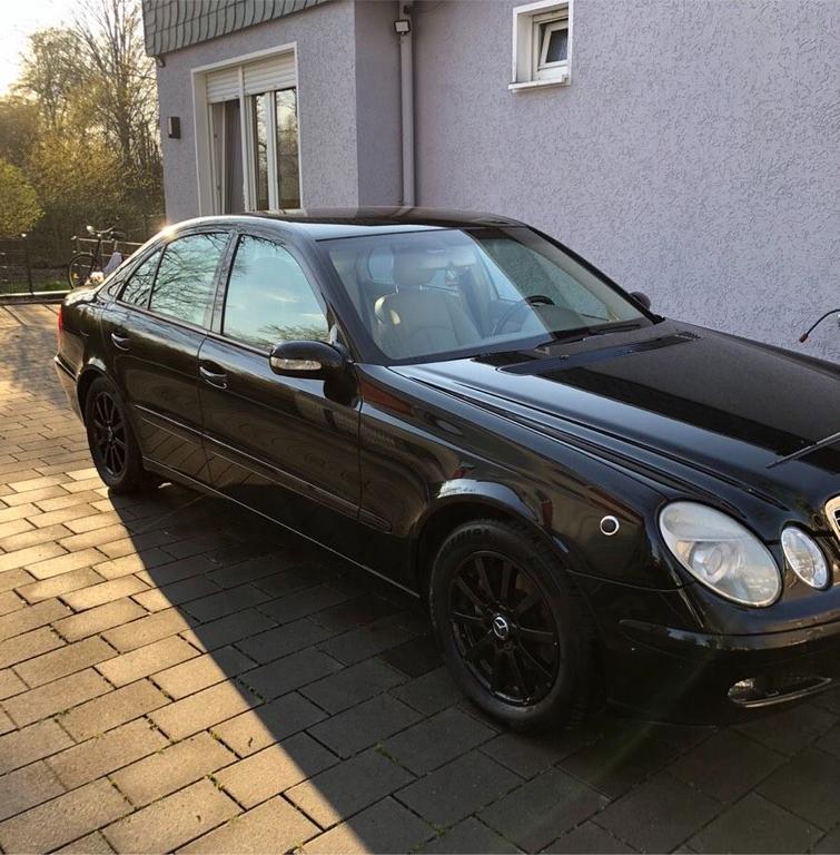 Mercedes-Benz E 320