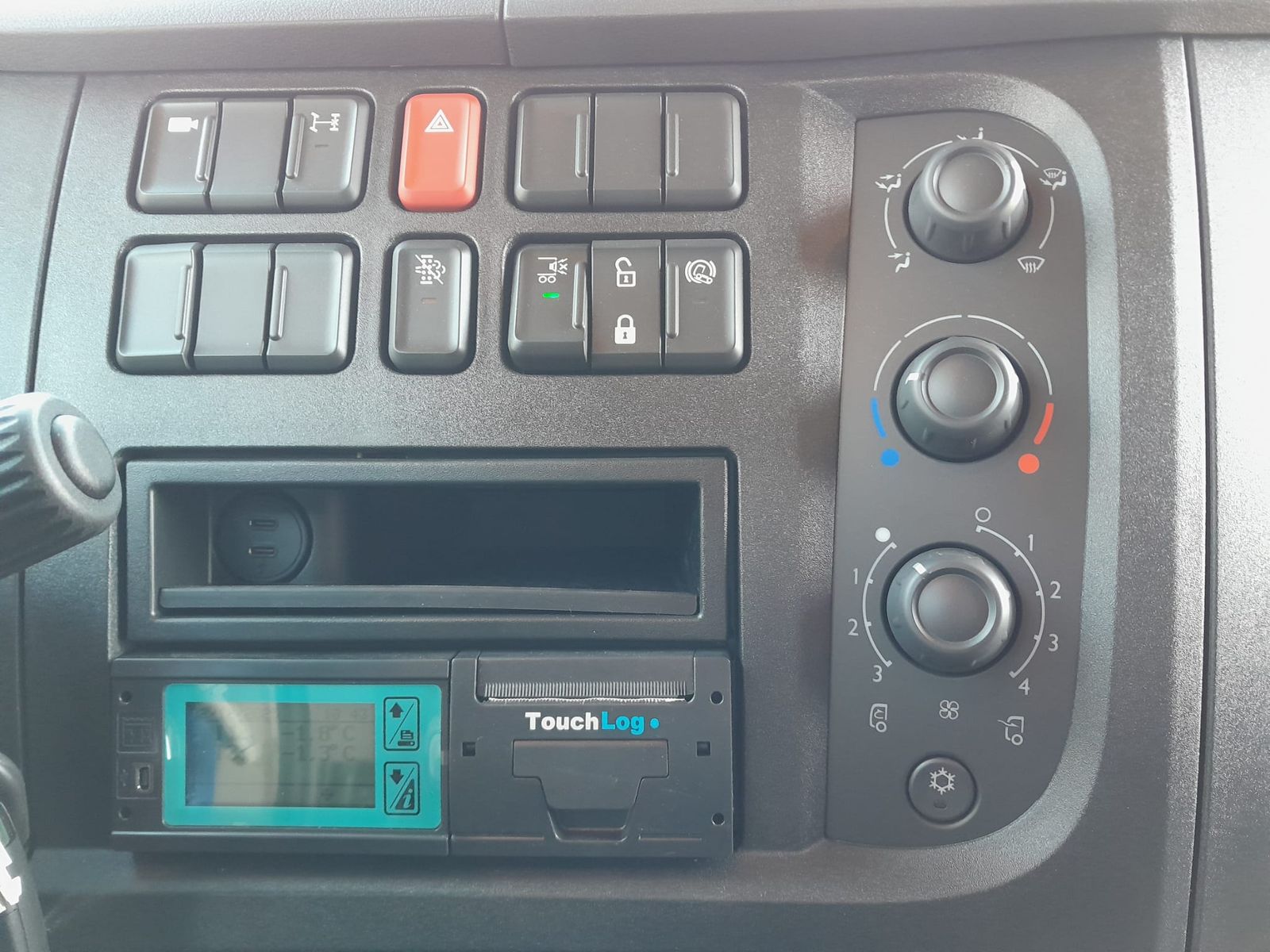 Fahrzeugabbildung DAF FA XB 310 18t Kress Kühlaufbau