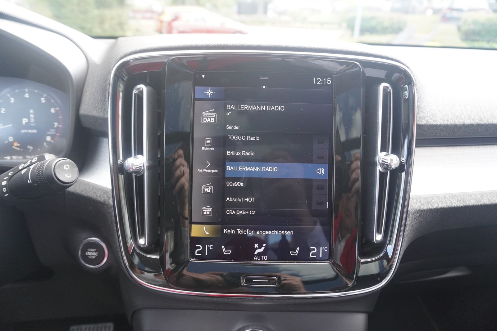 Volvo XC40 2.0 Momentum AWD Aut LED 360° Panorama Navi foto 14
