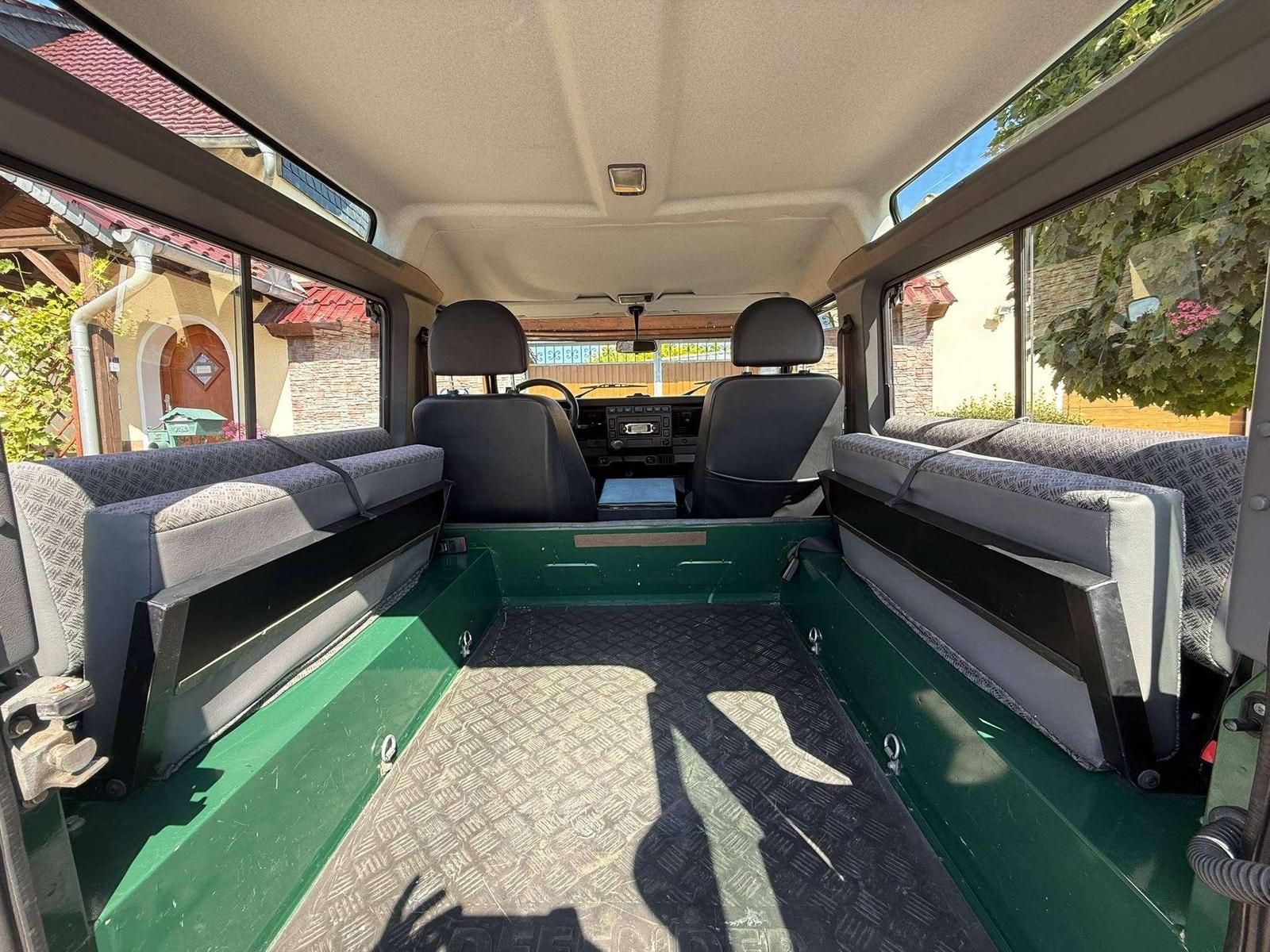 Land Rover Defender 90 E 122ch - BVM - Carnet entretien - Entretien récent - Pneus toutes saisons