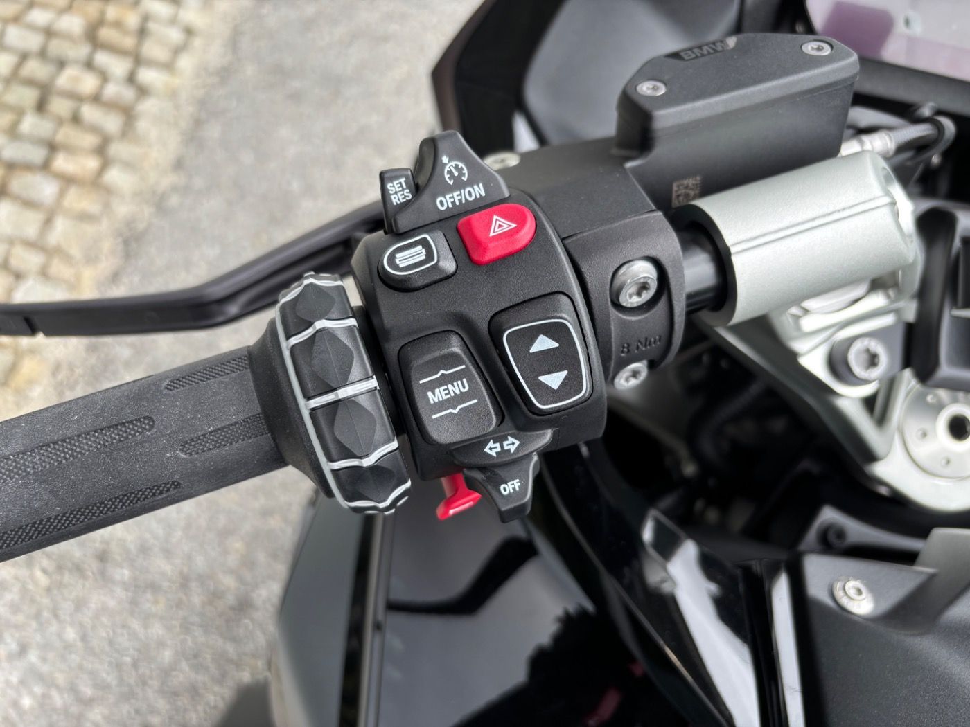 Fahrzeugabbildung BMW R 1300 RS Triple Black 4 Pakete