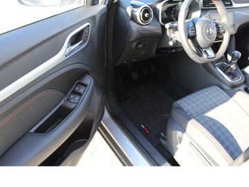 MG ZS EV 1.5L 5MT Com