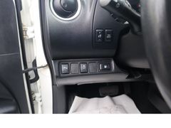 Fahrzeugabbildung Nissan Navara NP300 Tekna 4x4 Navi Tempo Scheckheft