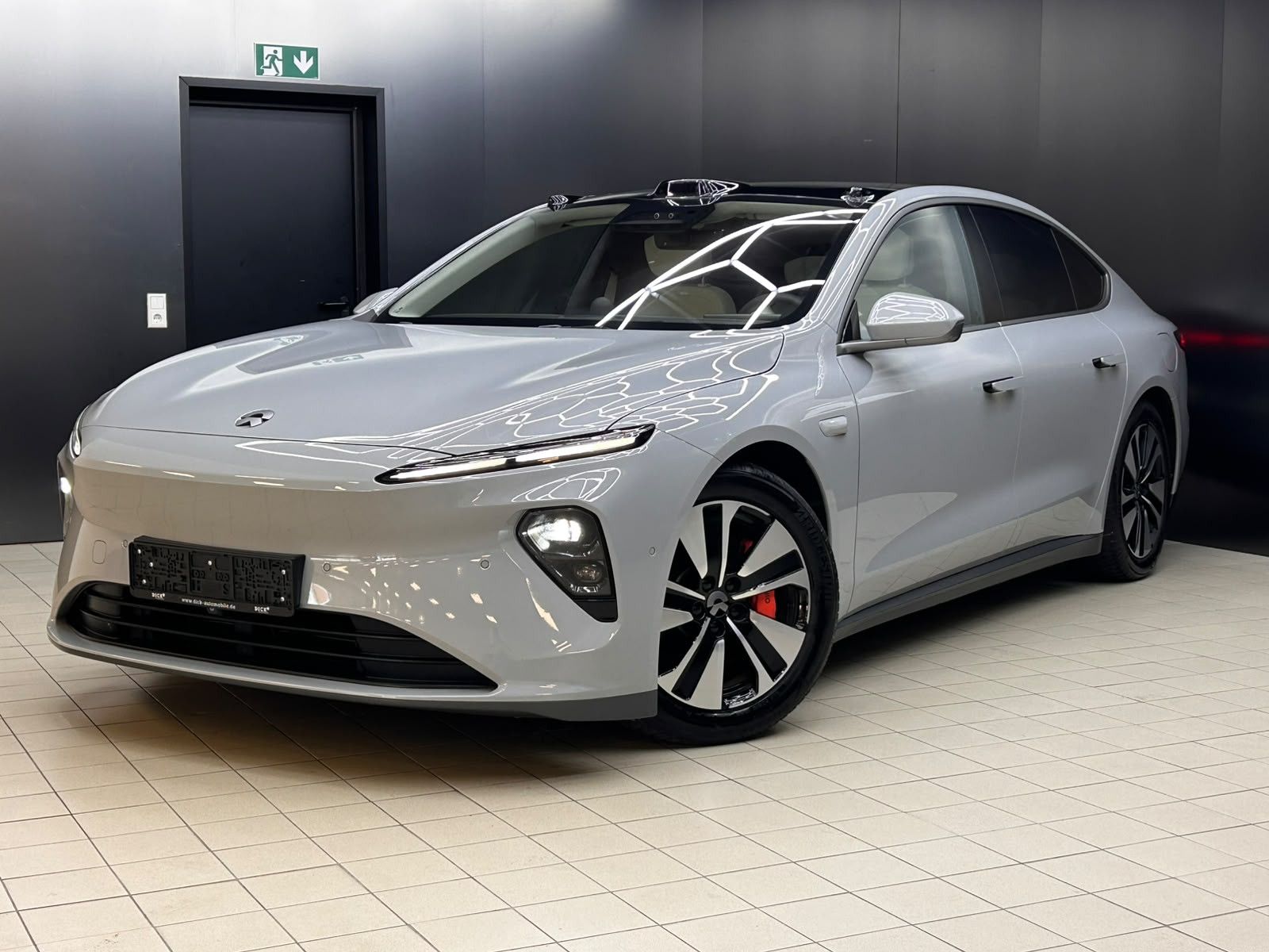 Fahrzeugabbildung NIO ET7 AWD BATTERI INKL PANO+HEAD+360+ACC+LED+AHK+