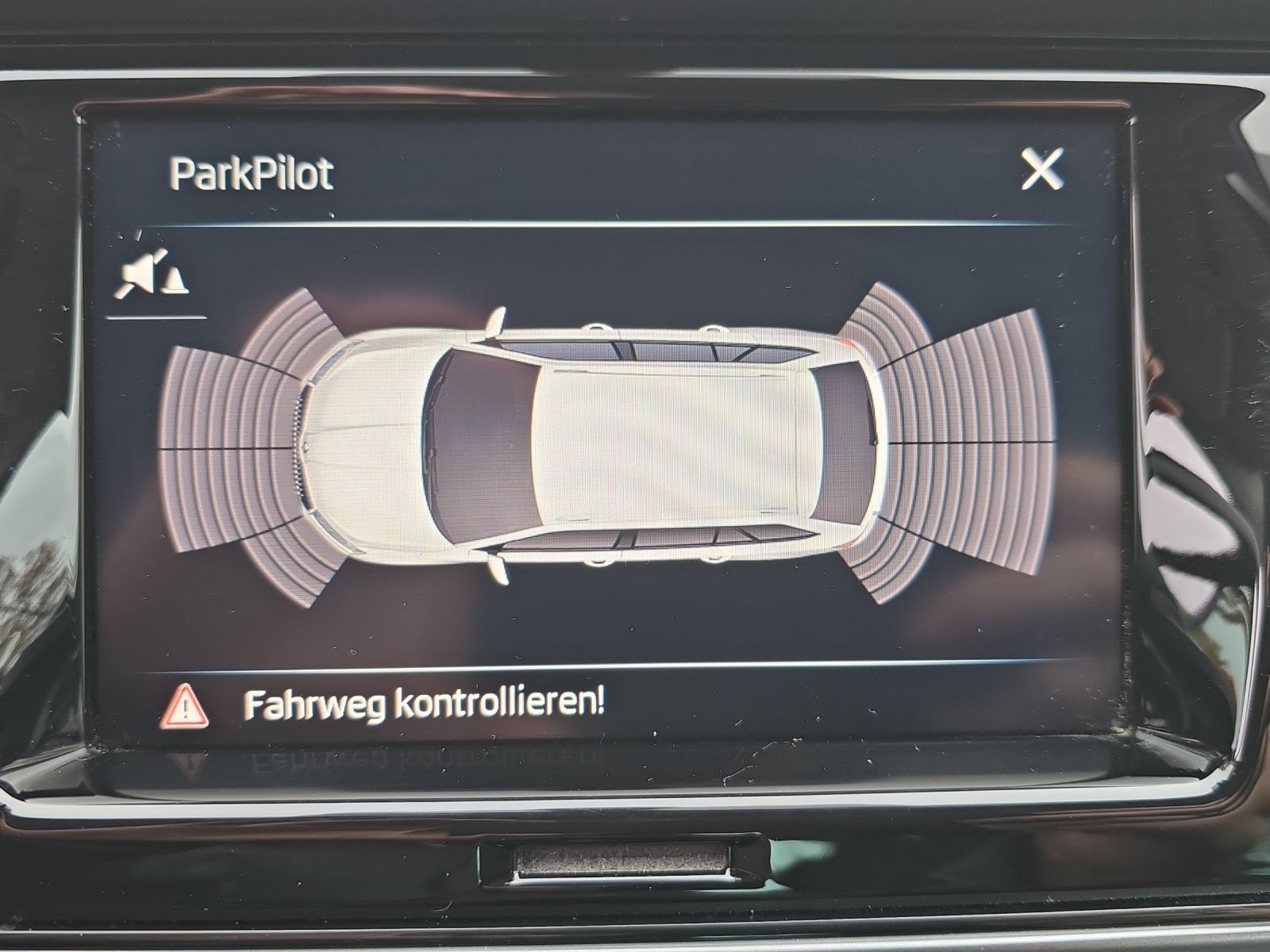 Fahrzeugabbildung SKODA Fabia Combi Drive 125 1.0 TSI KLIMA DAB SMART LI