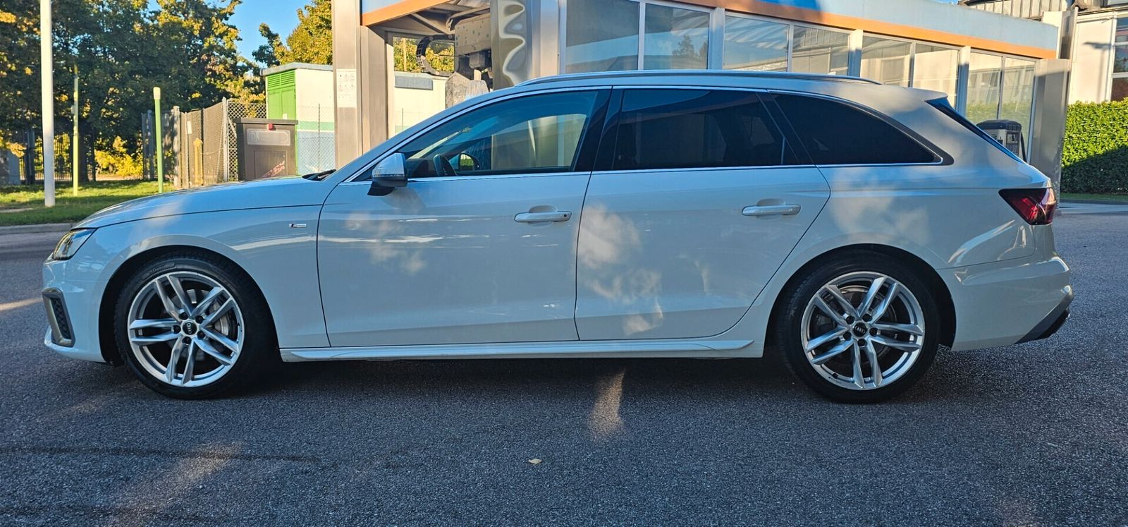 Audi A4 Avant 40 TDI quattro S tronic S Line imagem 3
