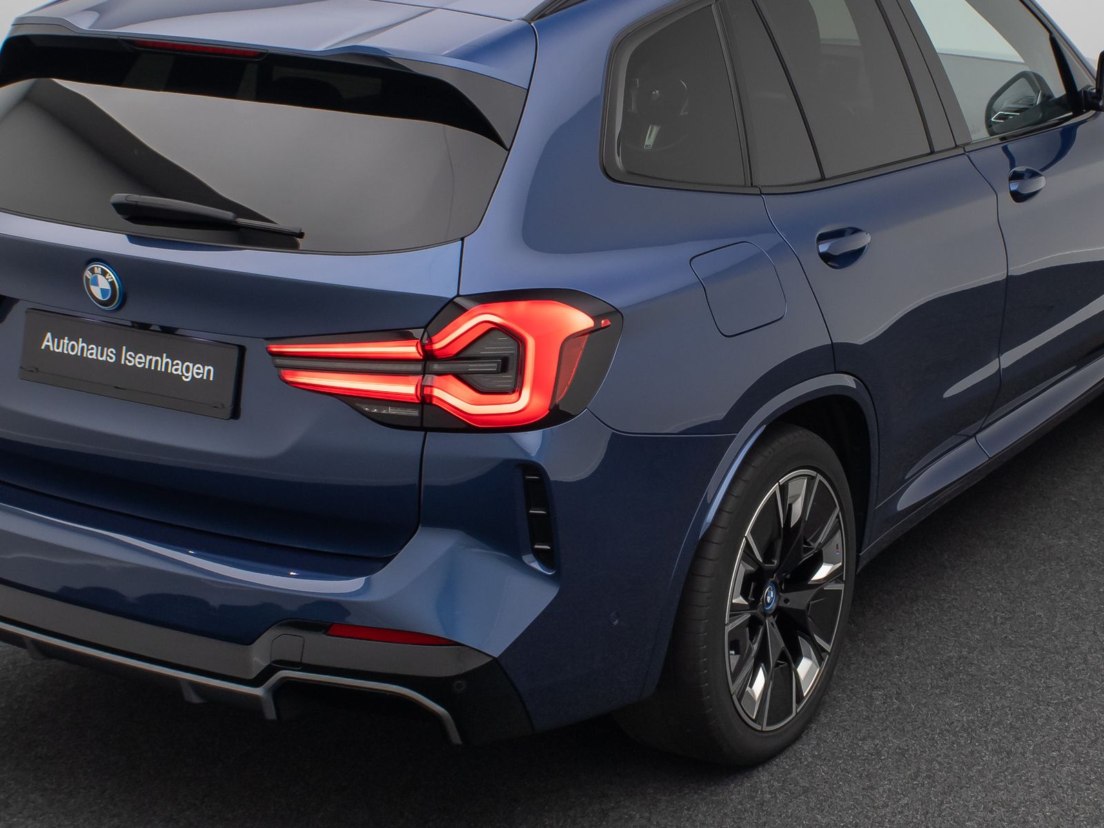Fahrzeugabbildung BMW iX3 Impressive M Sport Panorama 360°HUD DAB H/K