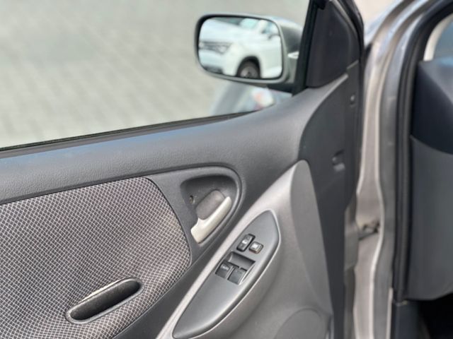 Toyota Yaris  1.0 Sol
