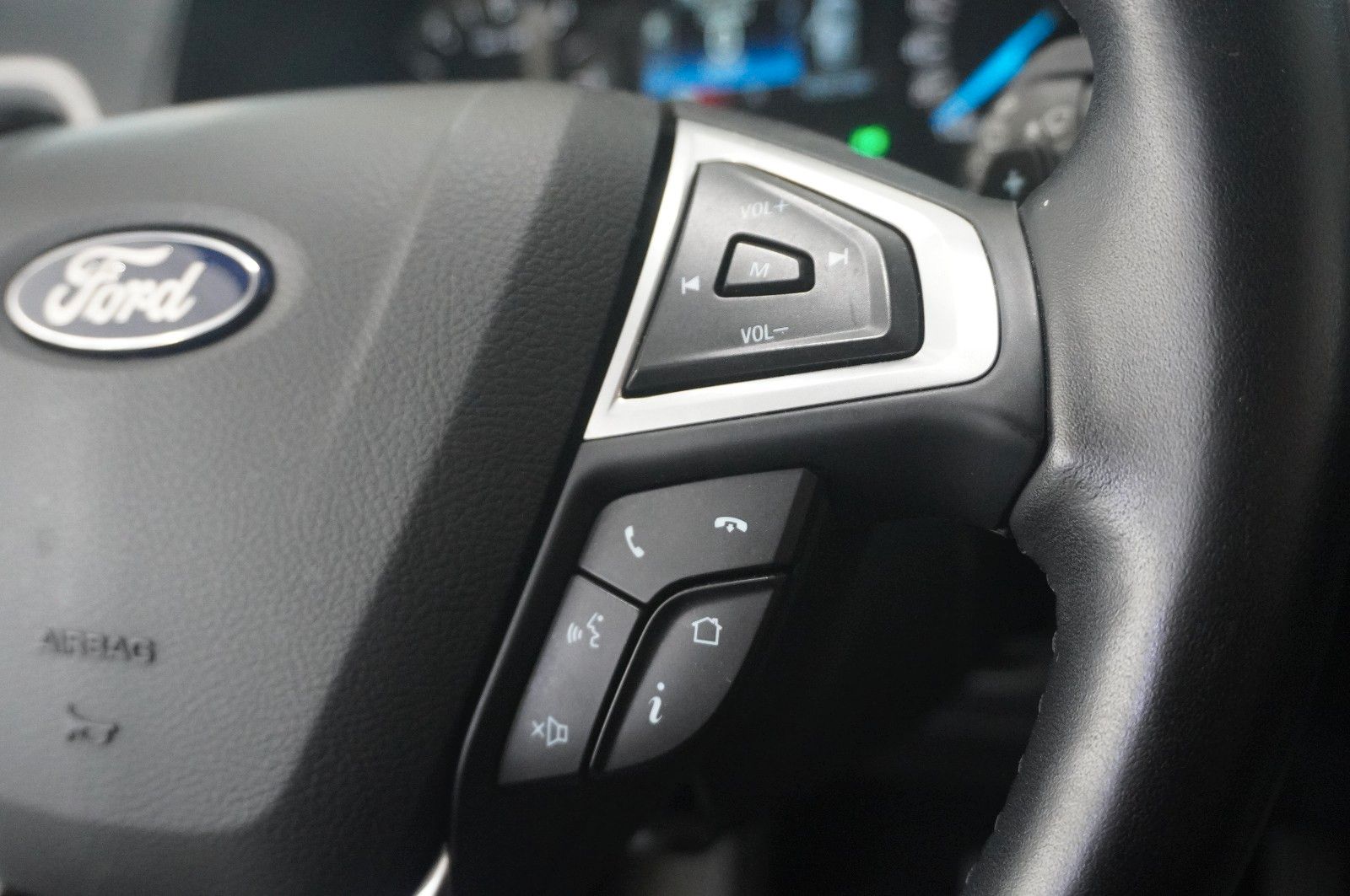 Fahrzeugabbildung Ford S-Max 2.0D BUSINESS 4X4 7-SITZE NAVI/SH/PDC/TEMP