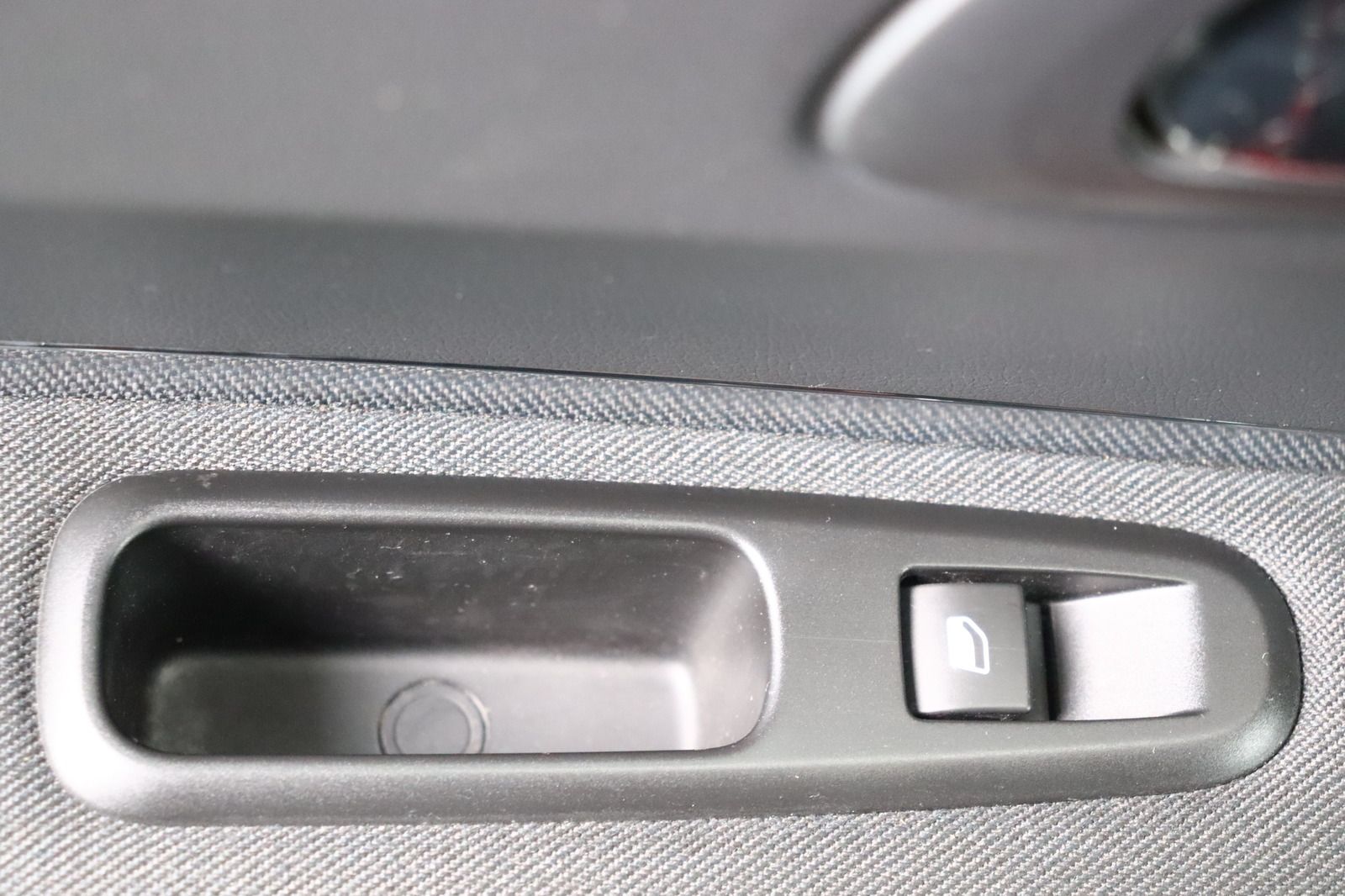 Fahrzeugabbildung Peugeot 3008 1.6 VTi 120 * AHK