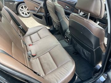BMW 520 - 12