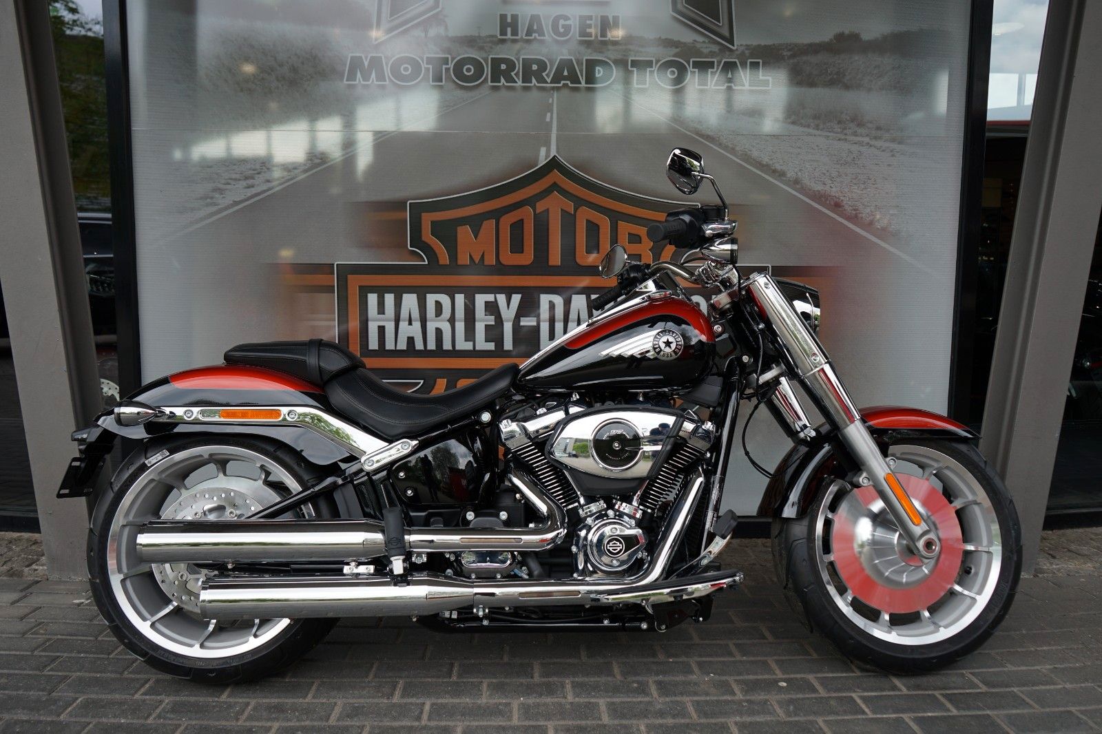 Fahrzeugabbildung Harley-Davidson Fat Boy 117 2025 TWO TONE Sofort Verfügbar