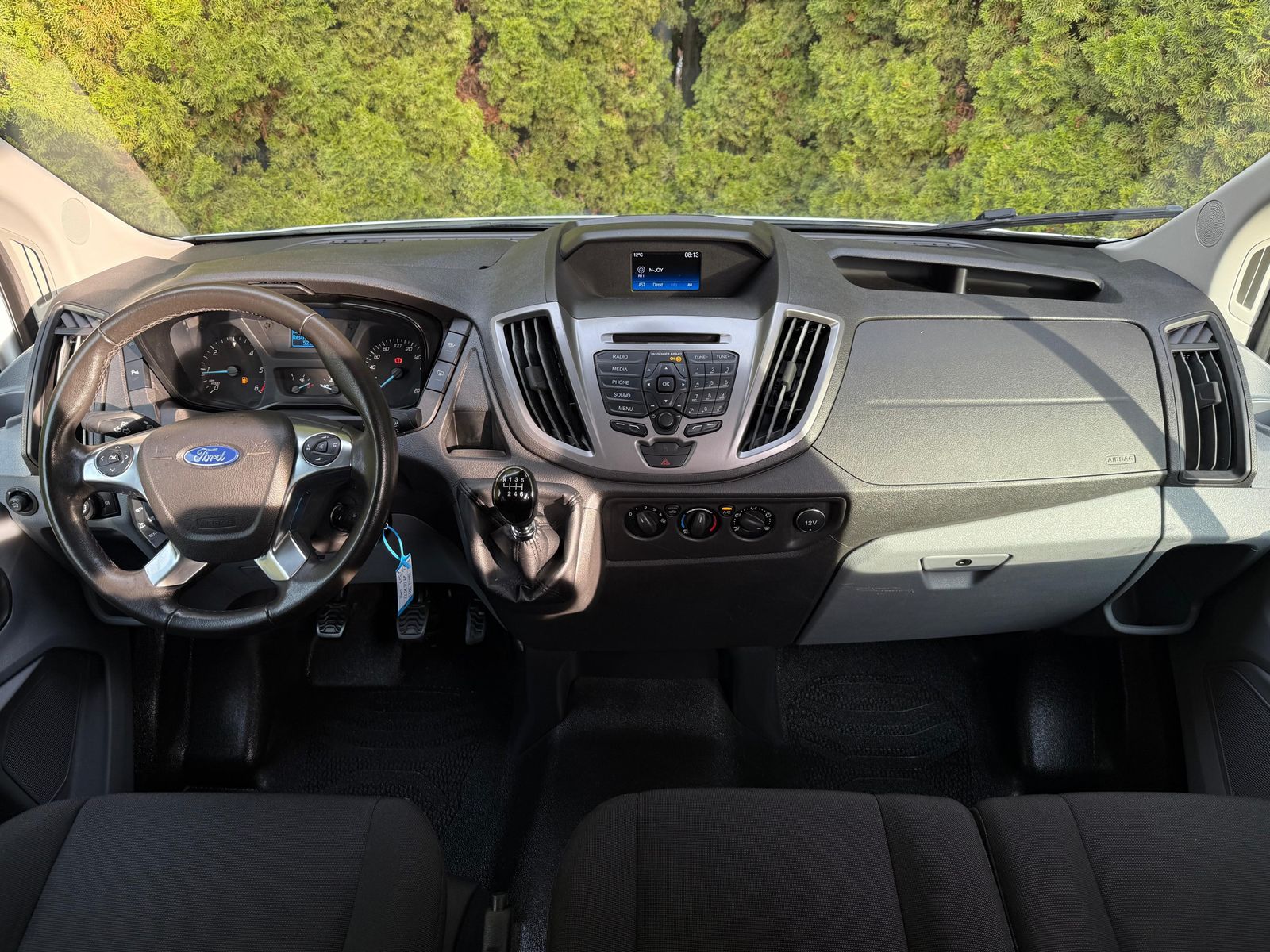 Fahrzeugabbildung Ford Transit 2.0TDCi 350 L3H3 9-Sitz+ROLLSTUHLRAMPE+