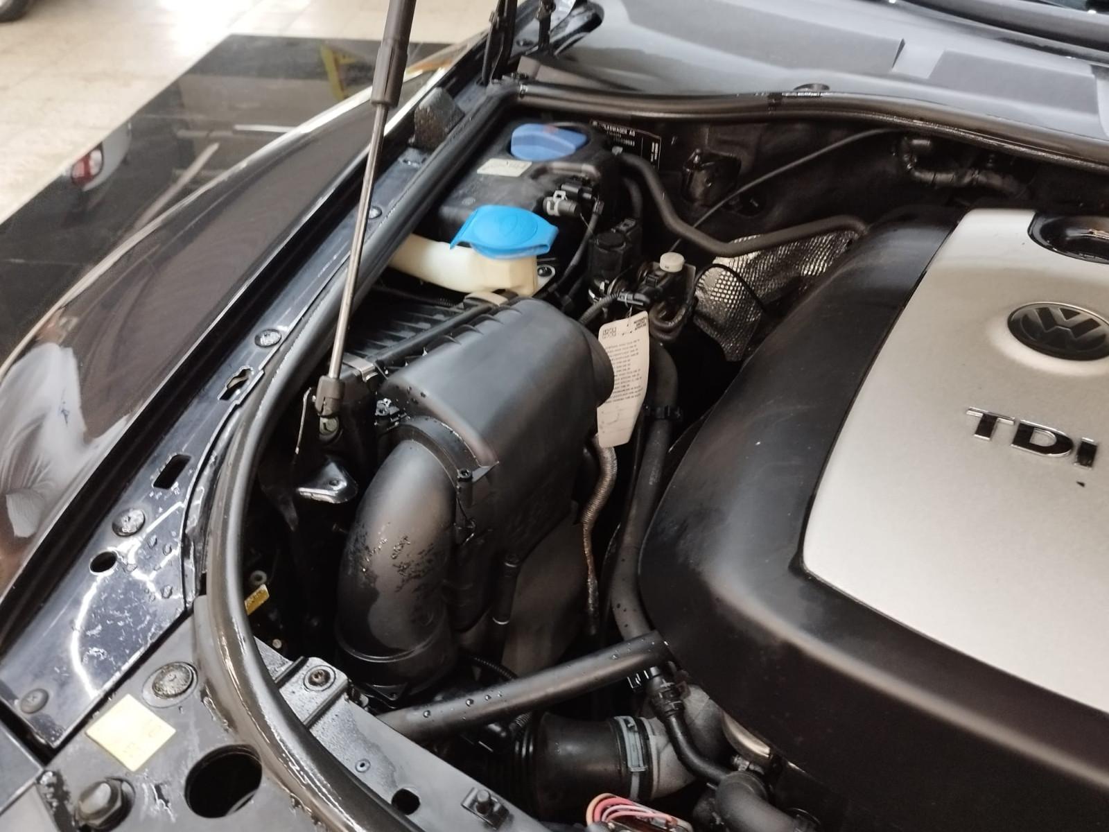 Volkswagen Touareg 2005 — photo 36