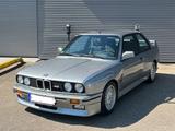 BMW E30 M3 - BMW M3: E30