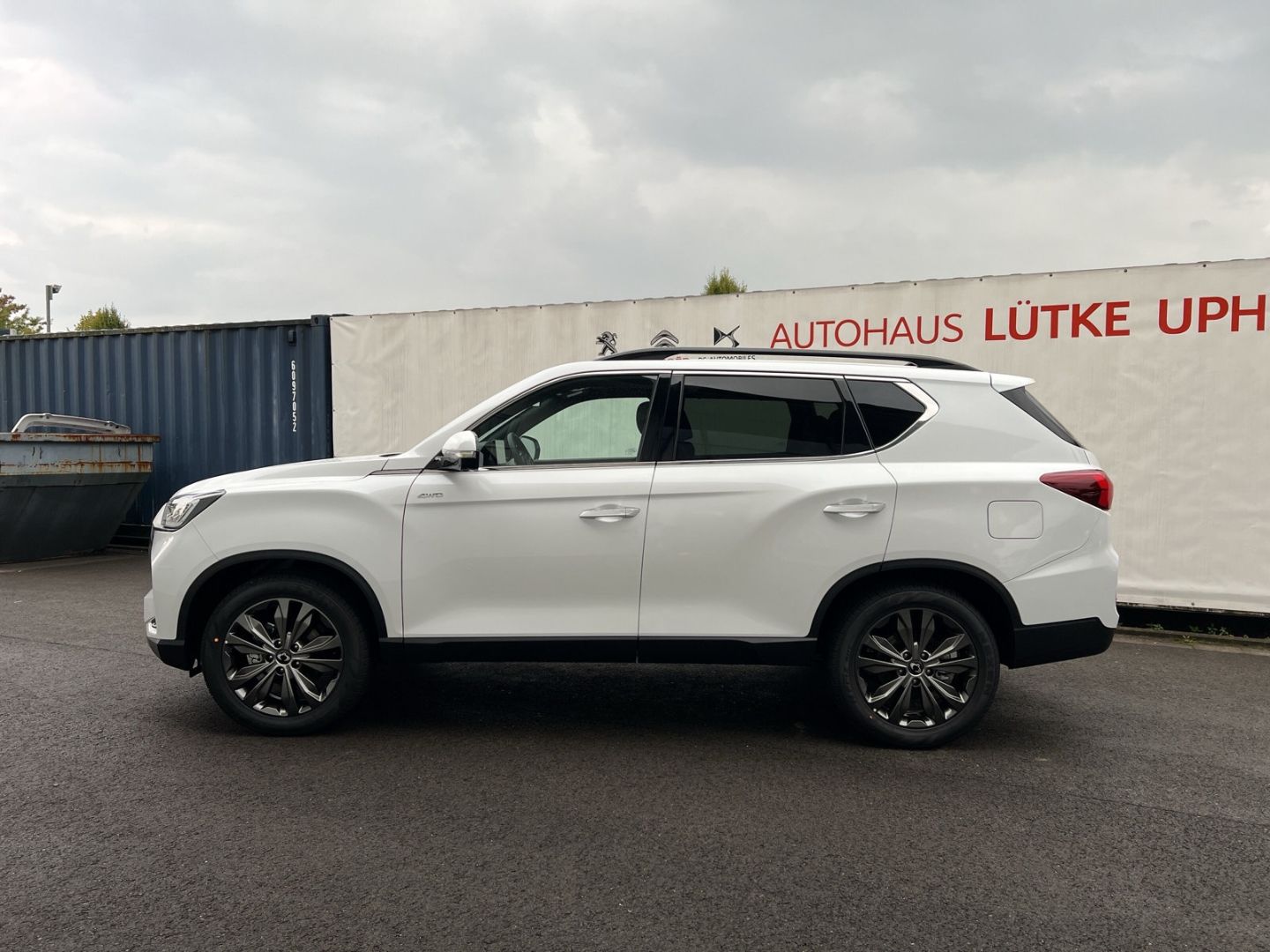 Fahrzeugabbildung KGM Rexton Blackline 4x2 e-XDi  3,5 t AHK-Last