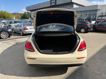 Mercedes E 200 - 6