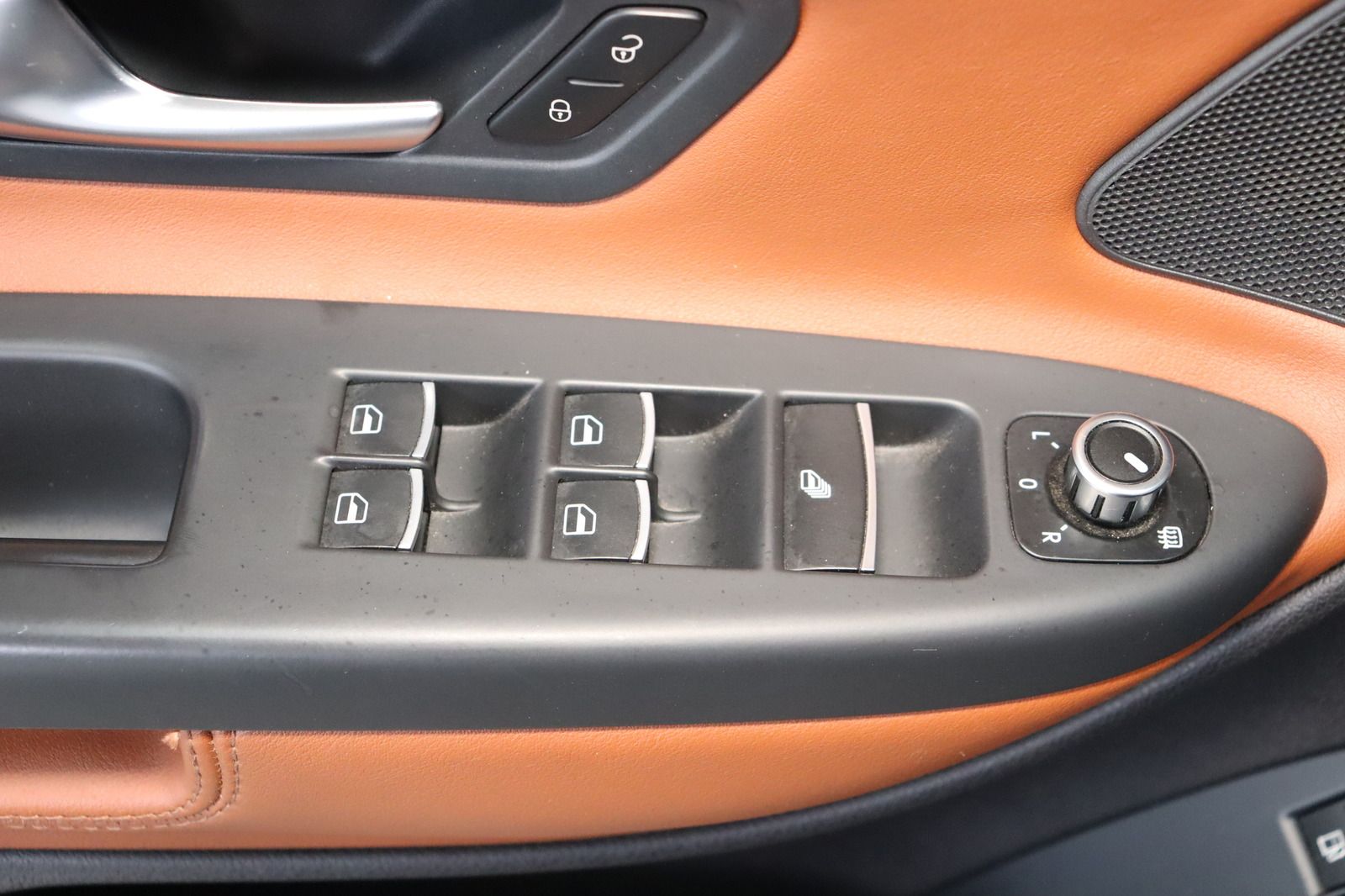 Fahrzeugabbildung Volkswagen Eos 1.4 TSI * Navi * Leder * Sitzhzg.