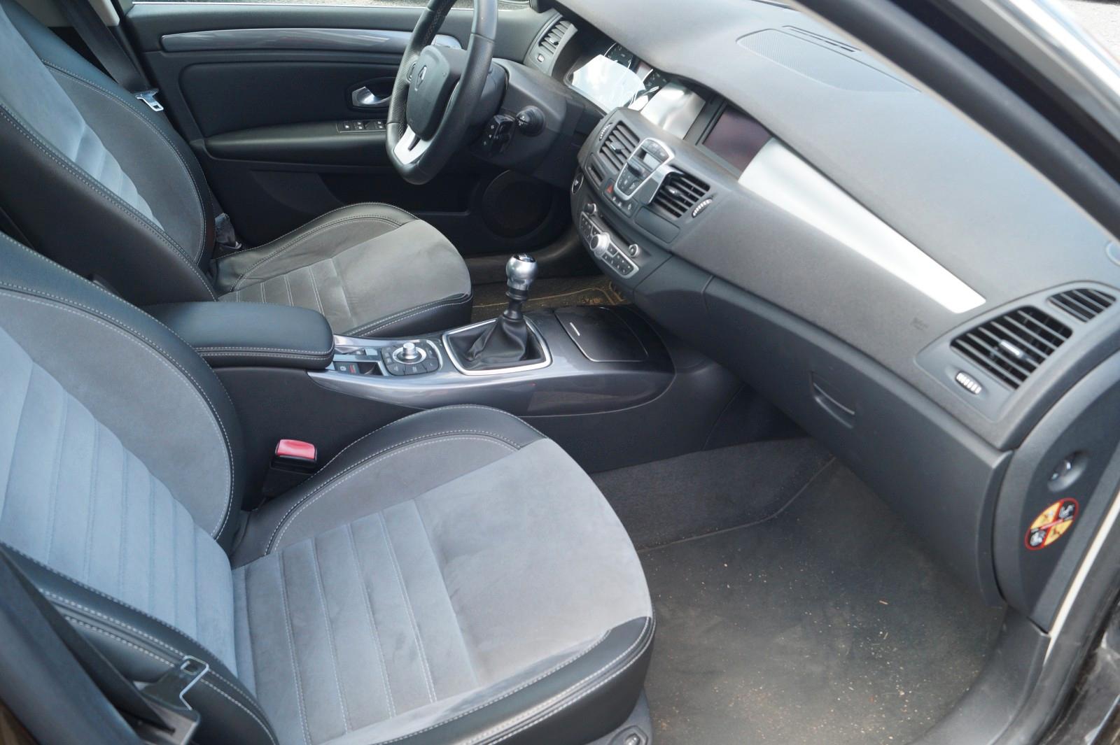 Renault Laguna 2010 — photo 13