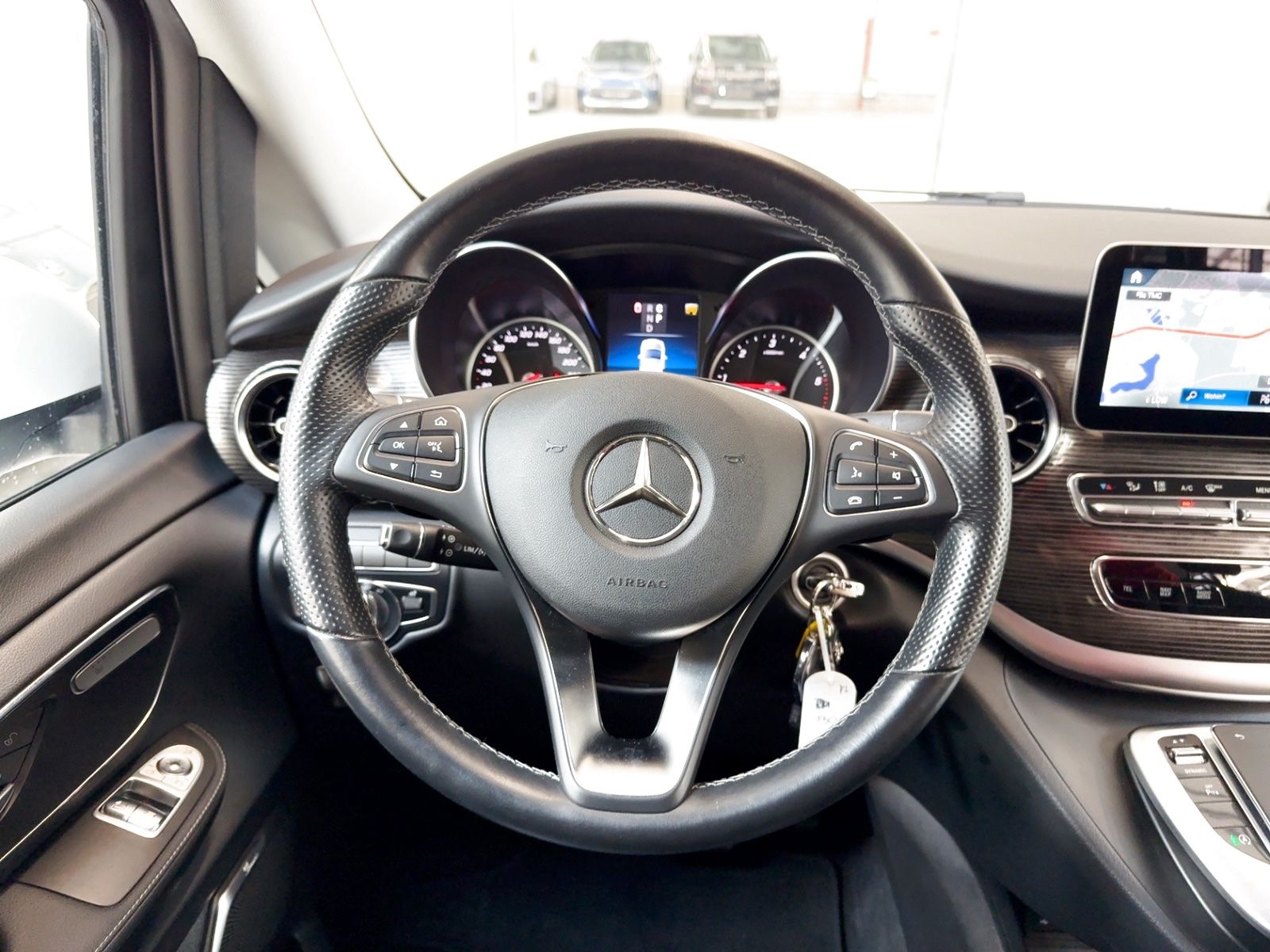 Mercedes-Benz V 220 d Avantgarde lang 360° LED Burmester foto 10