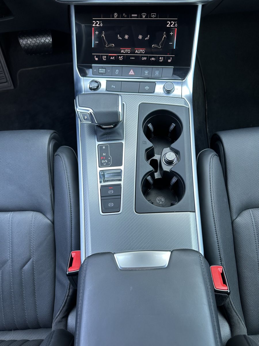 Fahrzeugabbildung Audi A6 Avant 40 TDI Sport NAV+LED+AHK+B&O+HUD+KAM+VC