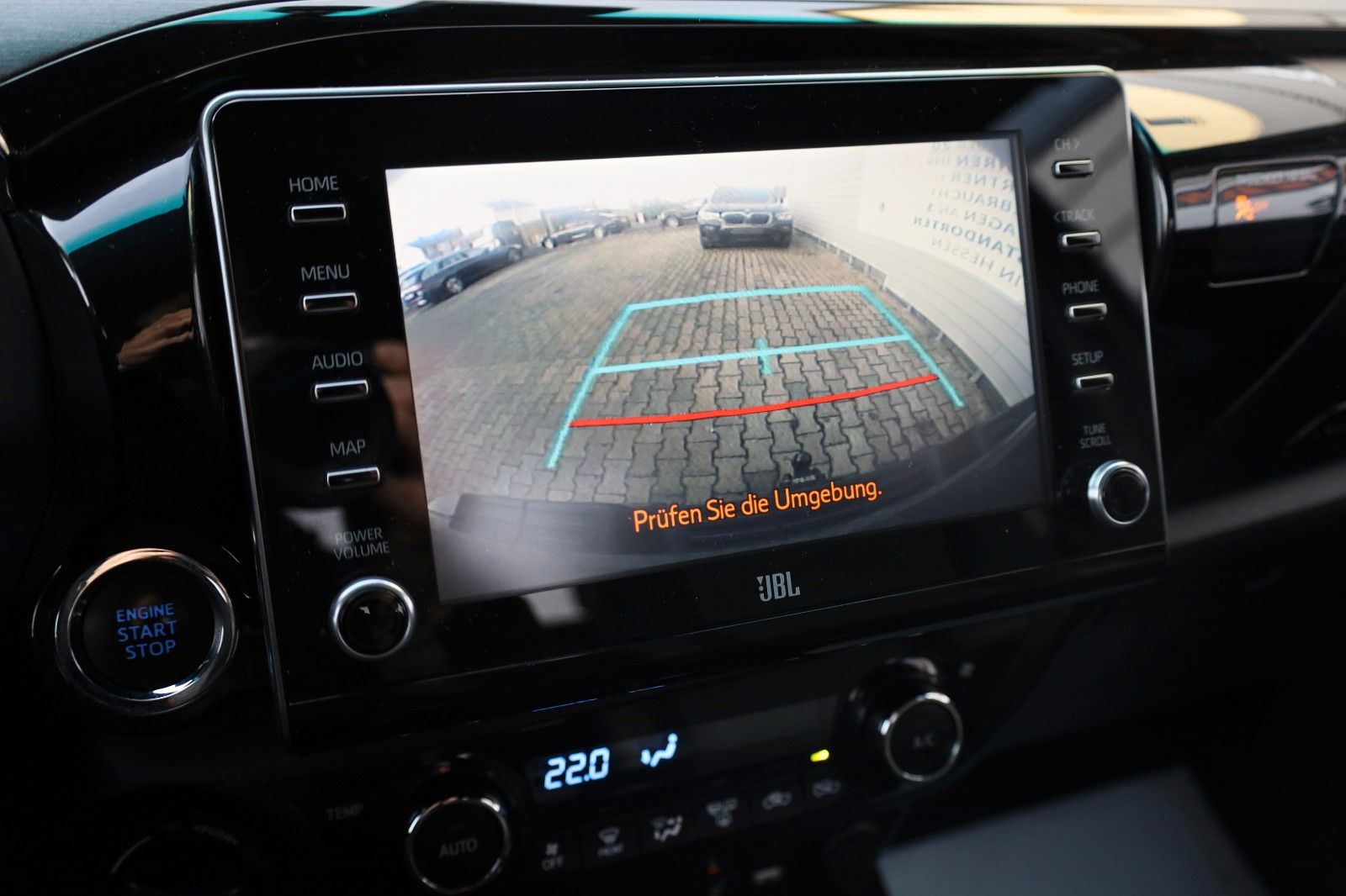 Fahrzeugabbildung Toyota Hilux 2.8 D-4D 4x4Invincible,Leder,ACC,Rollo,AHK