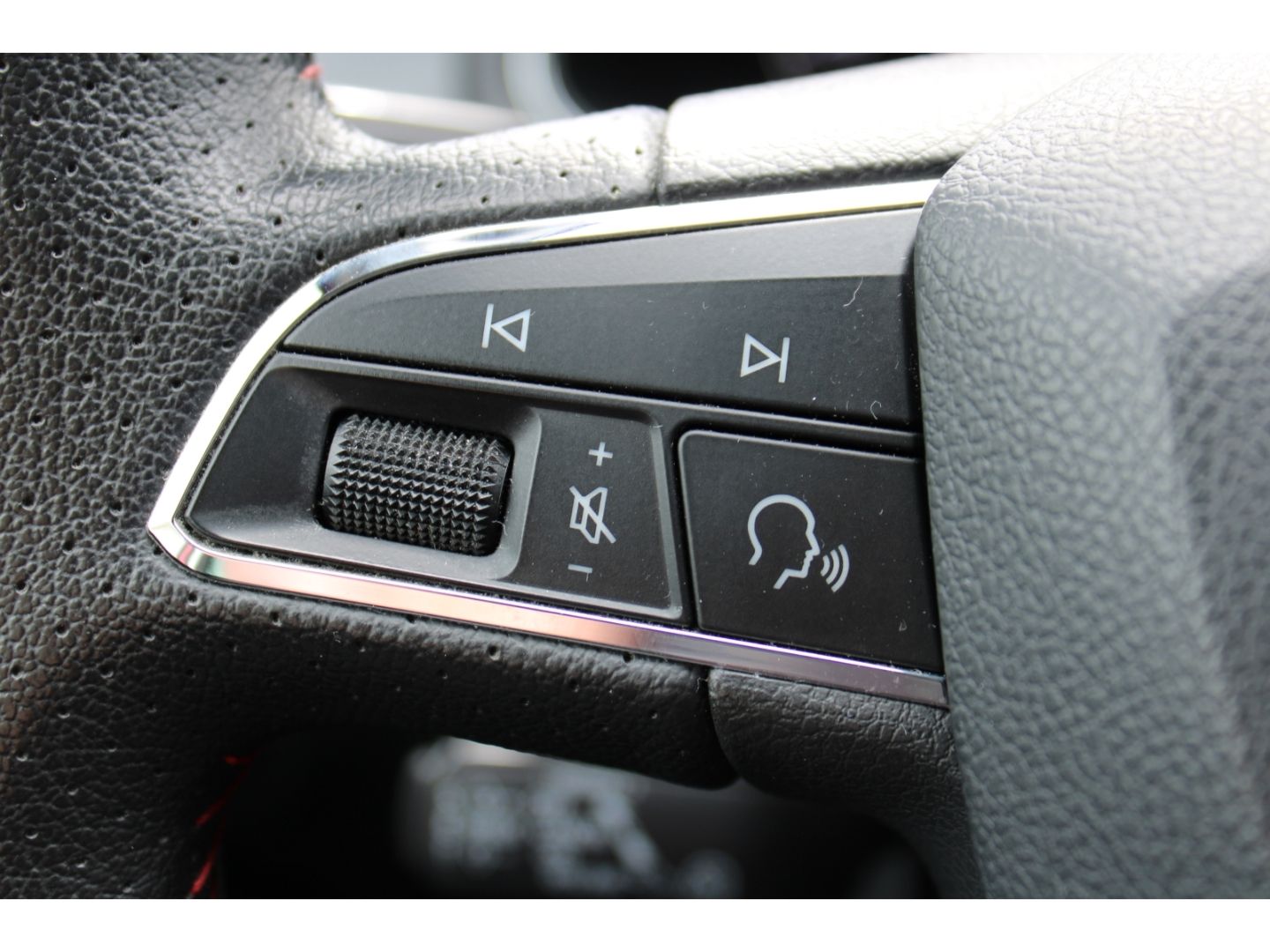 Fahrzeugabbildung SEAT Ibiza 1.5 TSI FR Beats ACC LED RFK Navi Full Lin