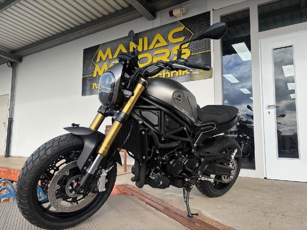 Benelli Leoncino 800 Street